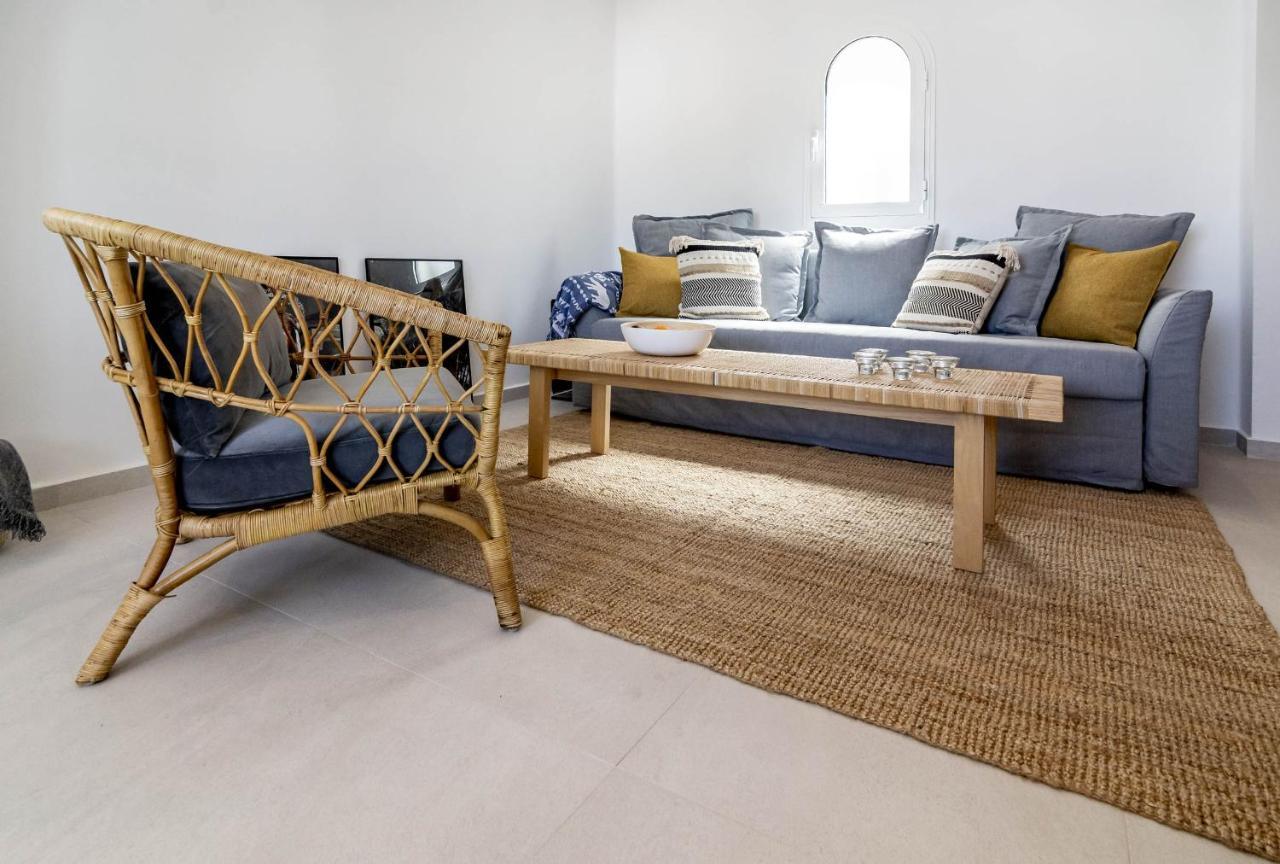 San Pedro With Terrace By Costarentals - Ref M29